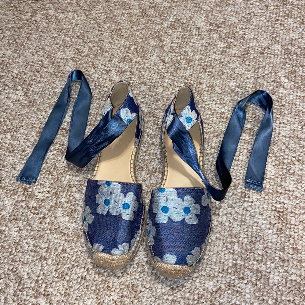 Blue & white tie-up sandals